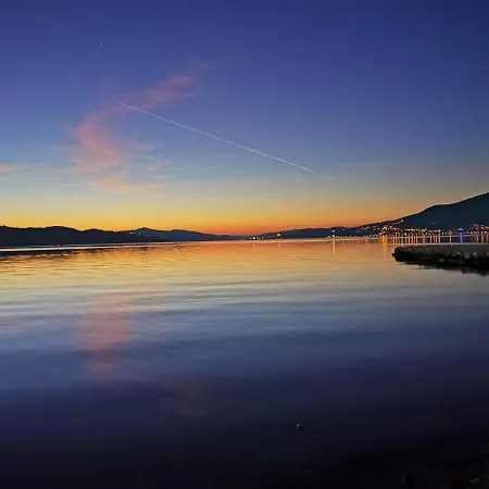 Mala Vala #1 - Seeview - 80 Qm - 2 Sz - 4 Pers Appartement Trogir