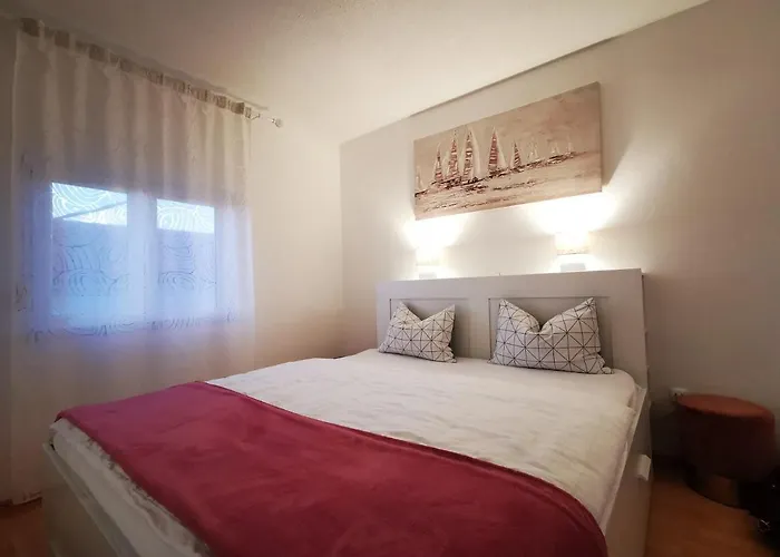 Appartement Mala Vala #1 - Seeview - 80 Qm - 2 Sz - 4 Pers Trogir