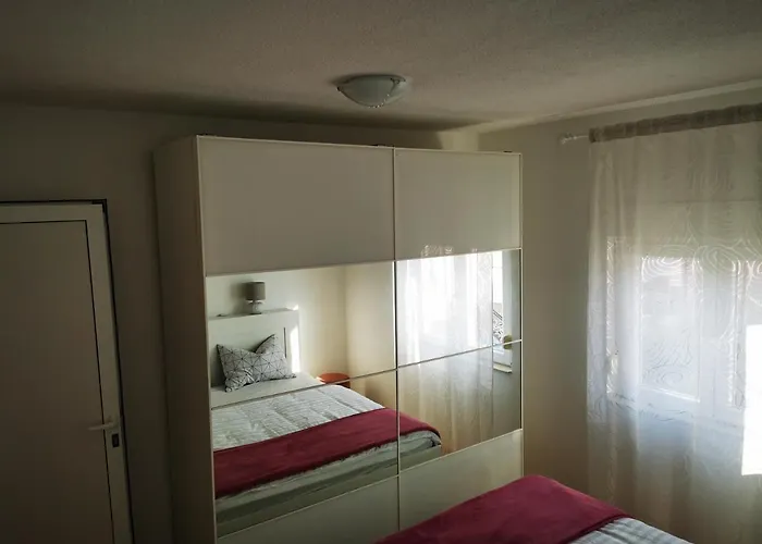 Mala Vala #1 - Seeview - 80 Qm - 2 Sz - 4 Pers Trogir