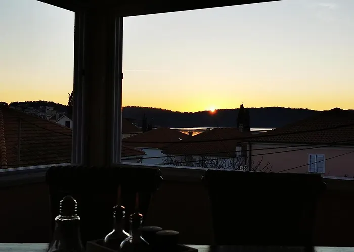 Mala Vala #1 - Seeview - 80 Qm - 2 Sz - 4 Pers * Trogir