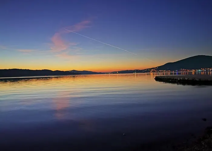 Mala Vala #1 - Seeview - 80 Qm - 2 Sz - 4 Pers Appartement Trogir