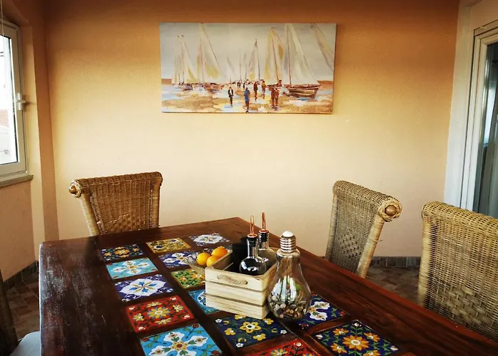 Mala Vala #1 - Seeview - 80 Qm - 2 Sz - 4 Pers Appartement Trogir