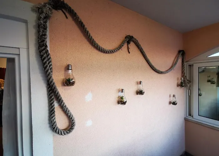 Mala Vala #1 - Seeview - 80 Qm - 2 Sz - 4 Pers * Trogir